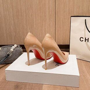 红底漆皮尖头性感裸色工作单鞋 大码 女细跟2025春秋新款 黑色高跟鞋