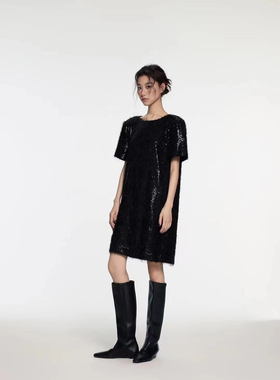 25秋/ 时尚摩登宽松黑色亮片连衣裙遮肉显瘦气质
