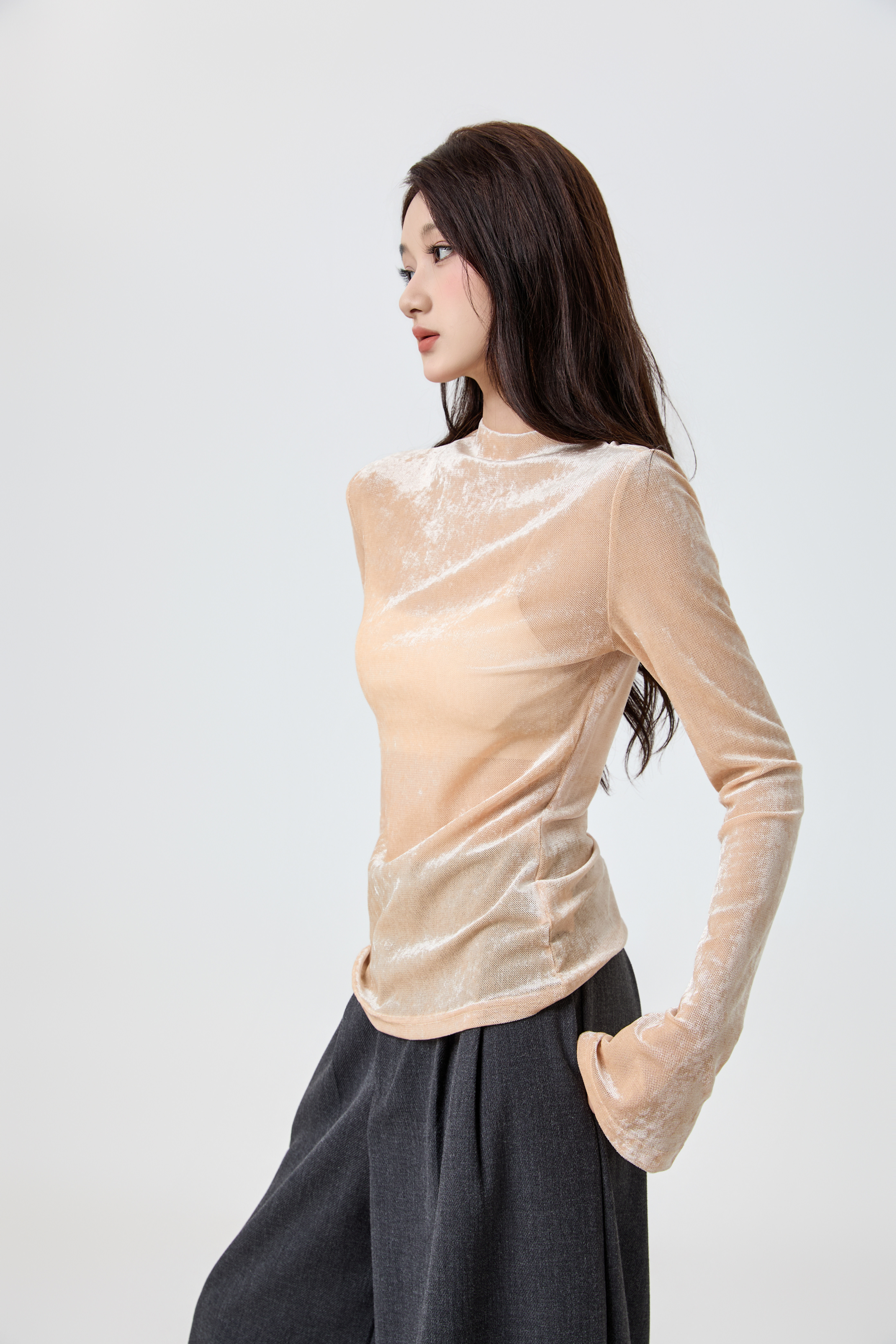 26SS时尚焦糖桔丝绒网纱内搭打底半高领喇叭袖修身高级感上衣女