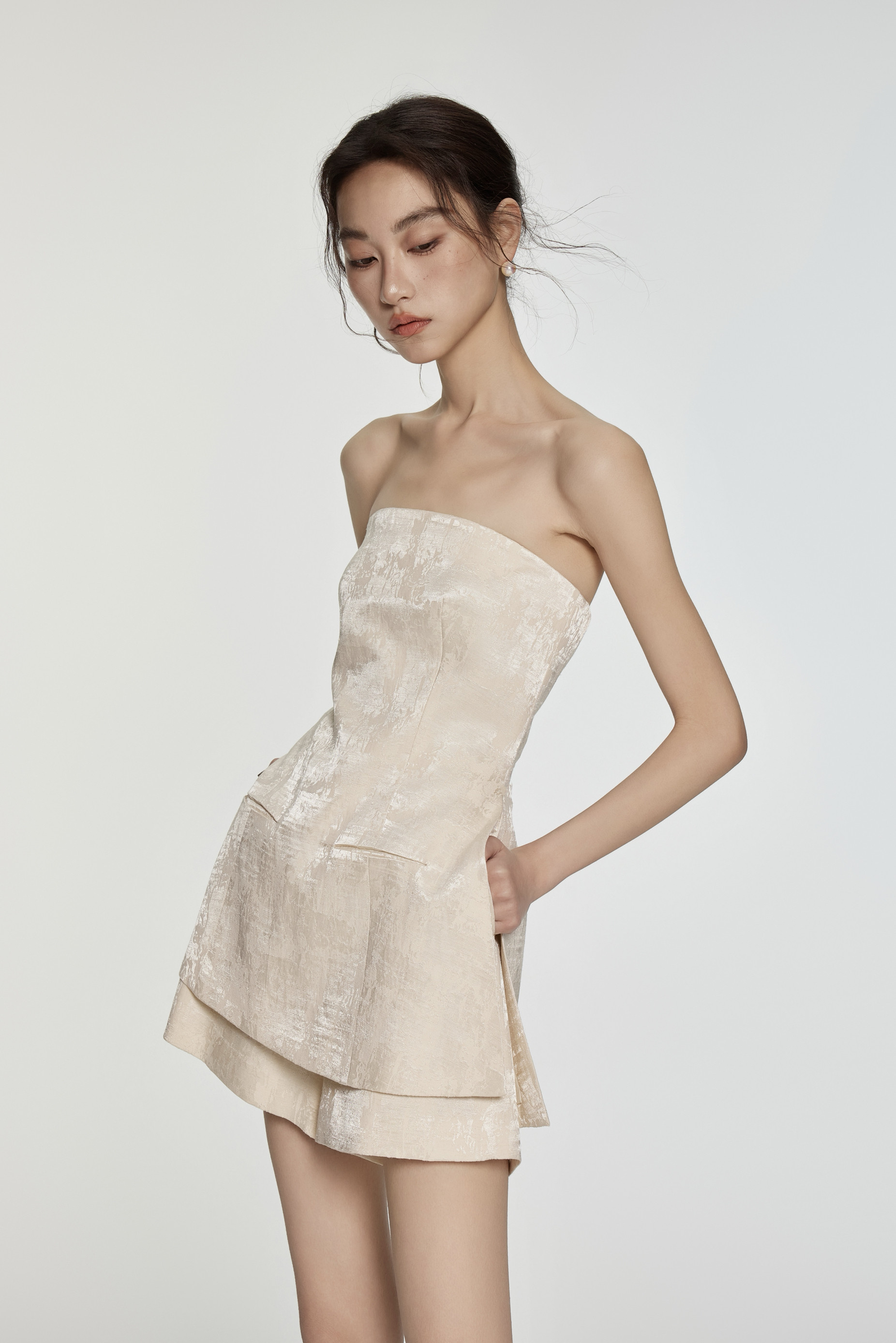 米杏色古典美提花抹胸上衣短裤套装