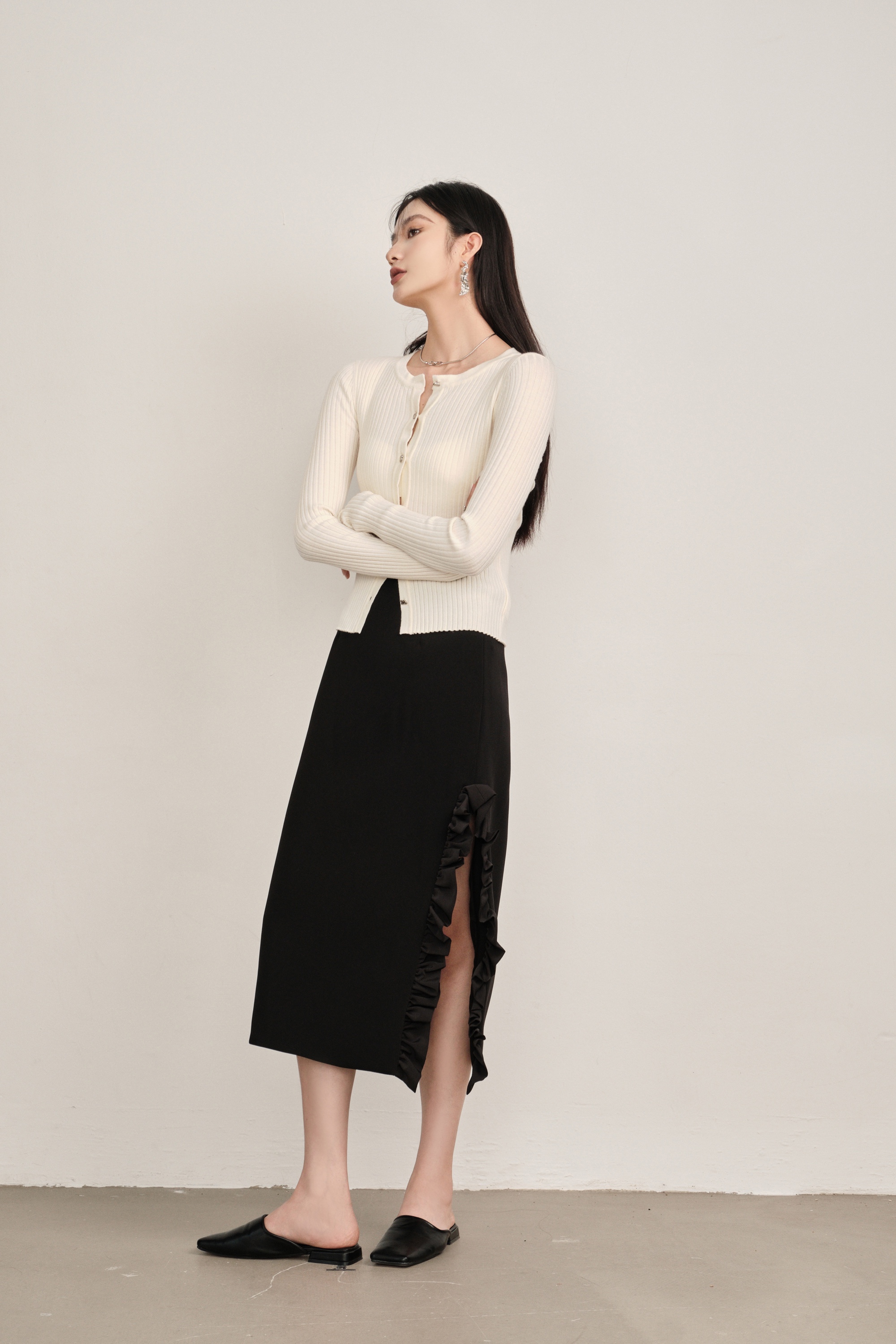 时髦显瘦黑色木耳边半裙半裙