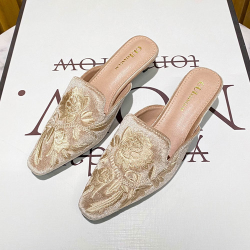 刺绣高跟包头半拖中式配裙子女鞋