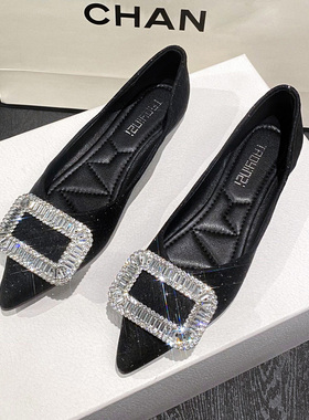 气质尖头单鞋女春2025新款船鞋镶钻黑色工作鞋平底瓢鞋大码41一43