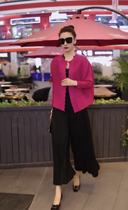 三宅褶皱短外套宽松开衫单排扣设计感女士上衣2022春新款时尚洋气