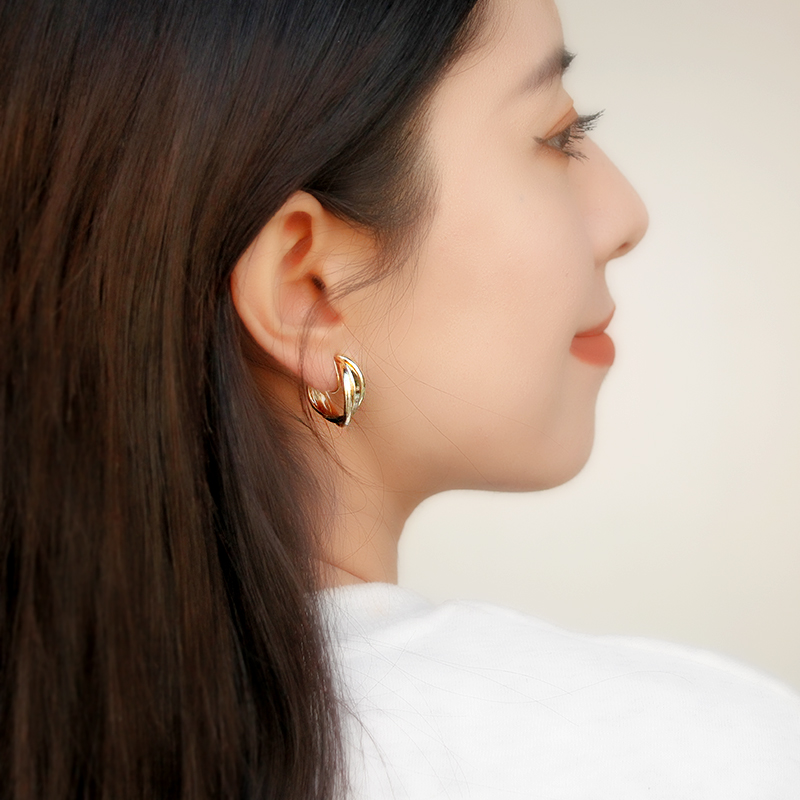 适合秋冬高级感穿搭蚊香盘耳夹