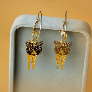 我是个会动 显瘦无耳洞女耳环坠少女耳饰无痛蚊香盘耳夹 小猫咪