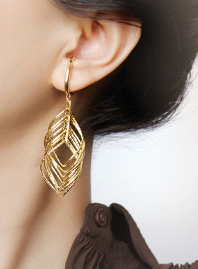 无耳洞耳挂！洋气时髦扭形时尚耳坠气质长款圆脸耳饰蚊香盘耳夹女