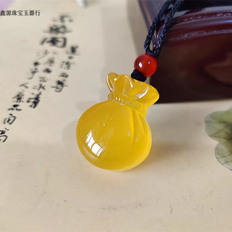 天然冰种黄玉髓小福袋吊坠迷你钱袋玉佩招财纳福男女保平安小玉坠