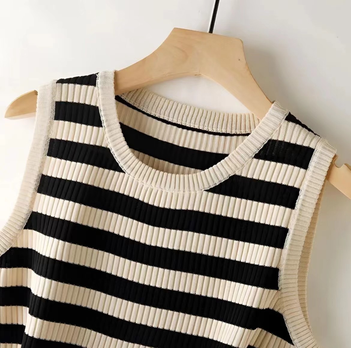 圆领宽松条纹吊带背心2024新款韩版夏季百搭休闲款女士无袖上衣潮
