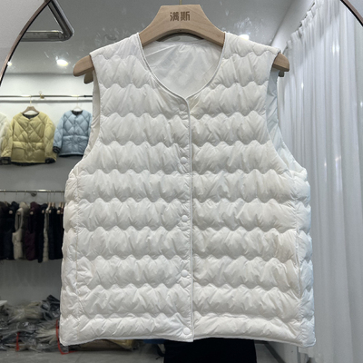 90白鸭绒轻薄圆领羽绒马甲女内胆