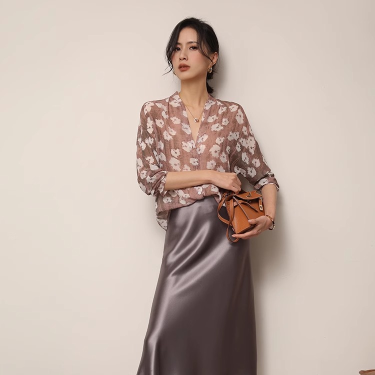 真丝乔其纱薄款印花长袖衬衫女2025春夏新款V领桑蚕丝防晒空调衫