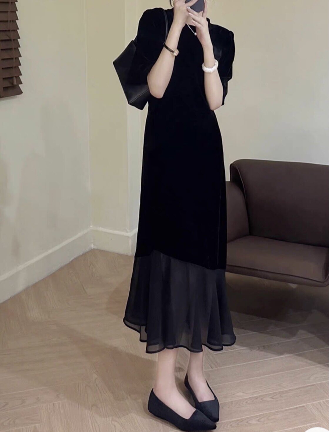 进口丝绒连衣裙黑色法式高端精致冷淡系独特别致裙子初秋新款女