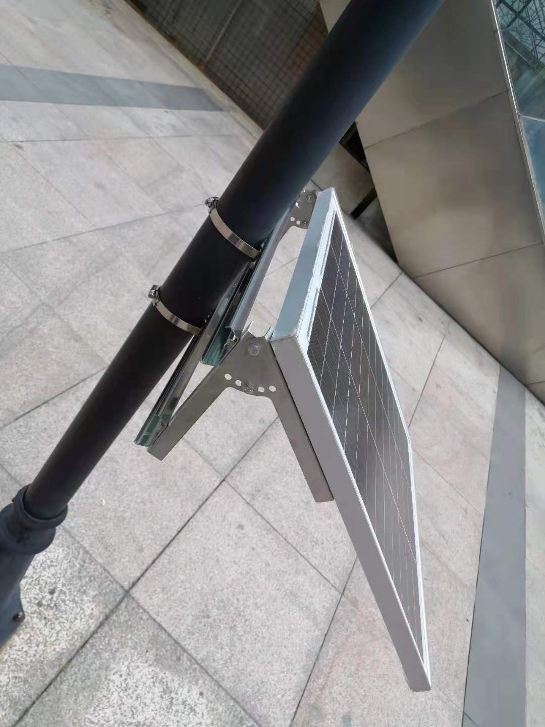 太阳帆光伏板安装支架抱杆式路灯立杆抱箍支架可调角度304不锈钢