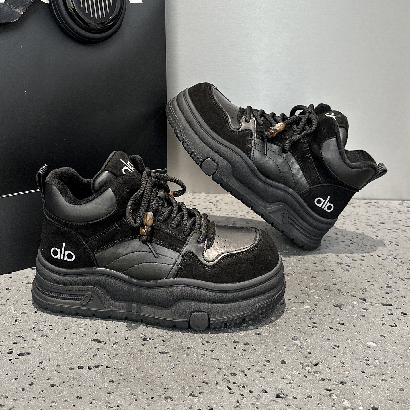 黑色冬季加绒女鞋2025新款爆款真皮保暖棉鞋厚底高帮运动休闲板鞋