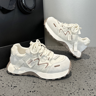 巨好看小蛮腰阿甘鞋女2026春季新款网面小白鞋厚底运动休闲德训鞋