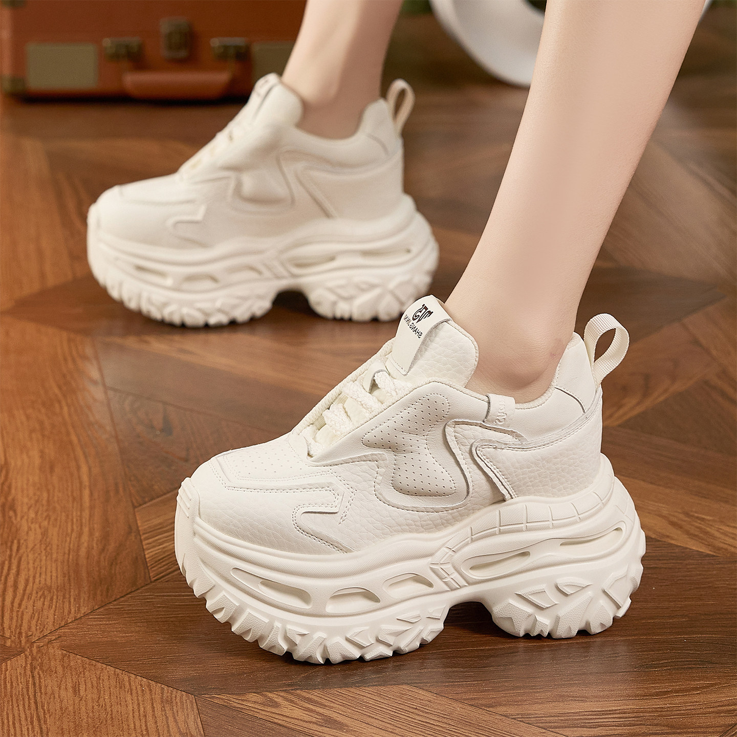 9CM内增高小白鞋女2026春季新款百搭厚底小个子轻便不累脚老爹鞋,女鞋,时尚休闲鞋,淘宝优惠券,粉丝福利购,淘宝优惠卷