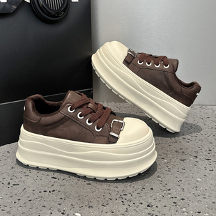 真皮小个子增高板鞋女2025新款秋冬加绒棉鞋厚底松糕软底休闲女鞋