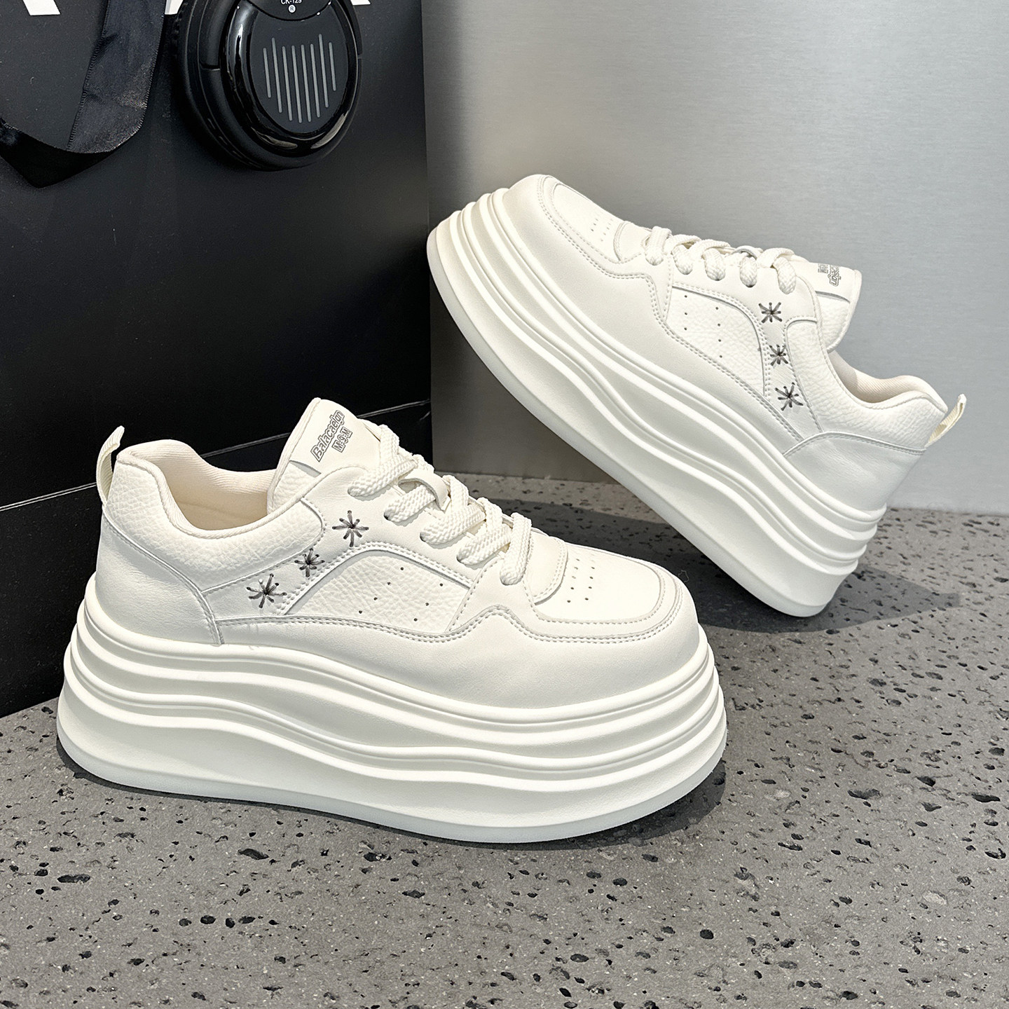 真皮小白鞋女春季2026新款爆款百搭超火厚底增高轻便软底休闲板鞋,女鞋,休闲板鞋,淘宝优惠券,粉丝福利购,淘宝优惠卷