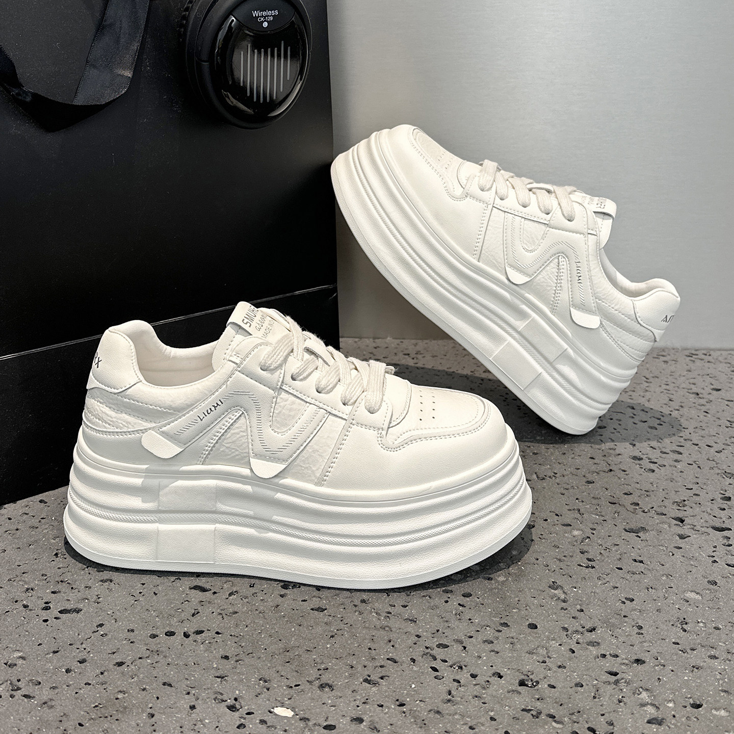 真皮厚底小白鞋女2026春季新款超火松糕鞋子轻便增高运动休闲板鞋