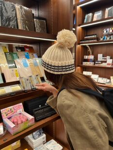 奶乎乎～fever同款可爱大毛球条纹针织帽秋冬保暖护耳八奶毛线帽