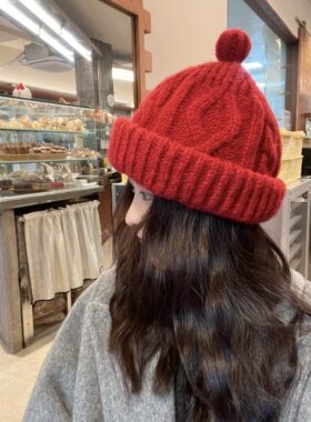 新年新气象～可爱显脸小宽边麻花奶嘴帽子秋冬百搭显白红色毛线帽