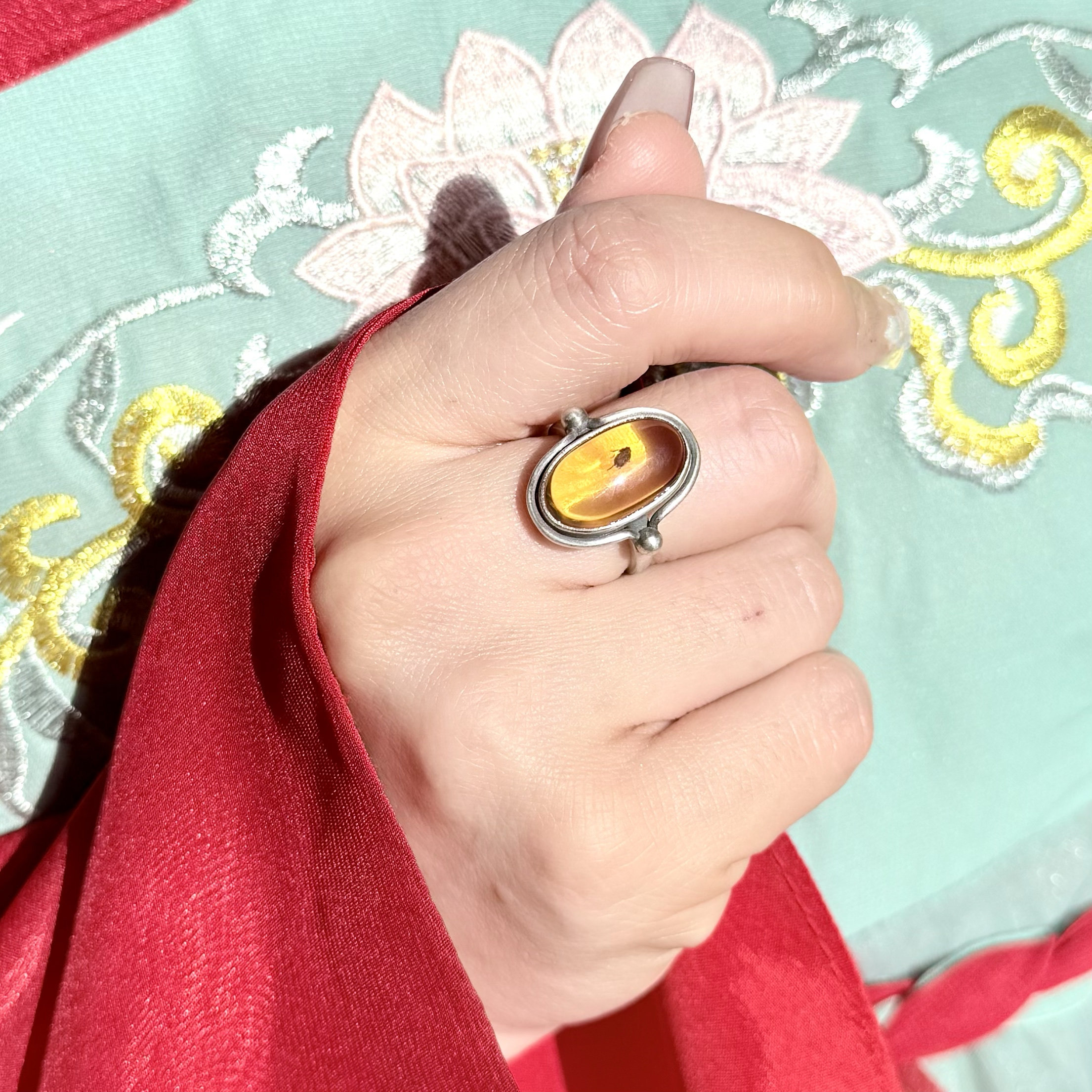 天然缅甸琥珀虫珀纯银戒指  富甲天下（带省检证书）珠宝级 孤品