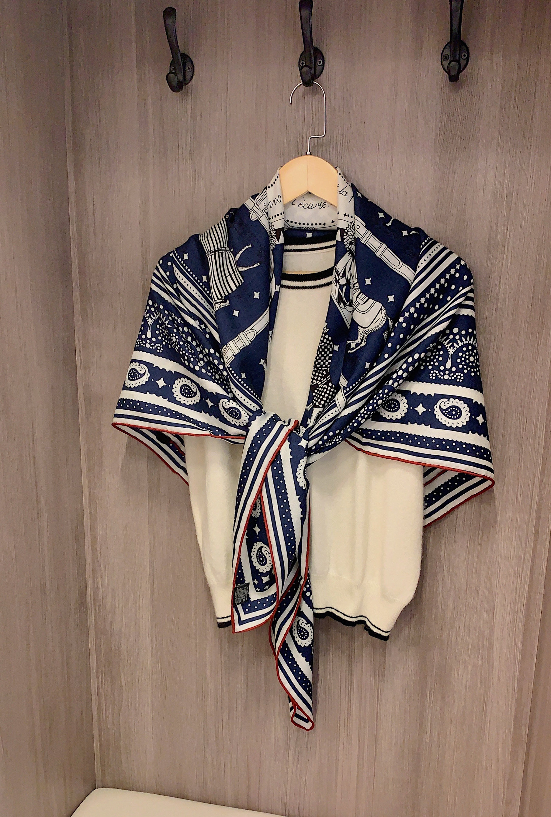 骏马图藏蓝色丝毛经典图案桑蚕丝羊毛女丝巾大方巾披肩130cm/190g