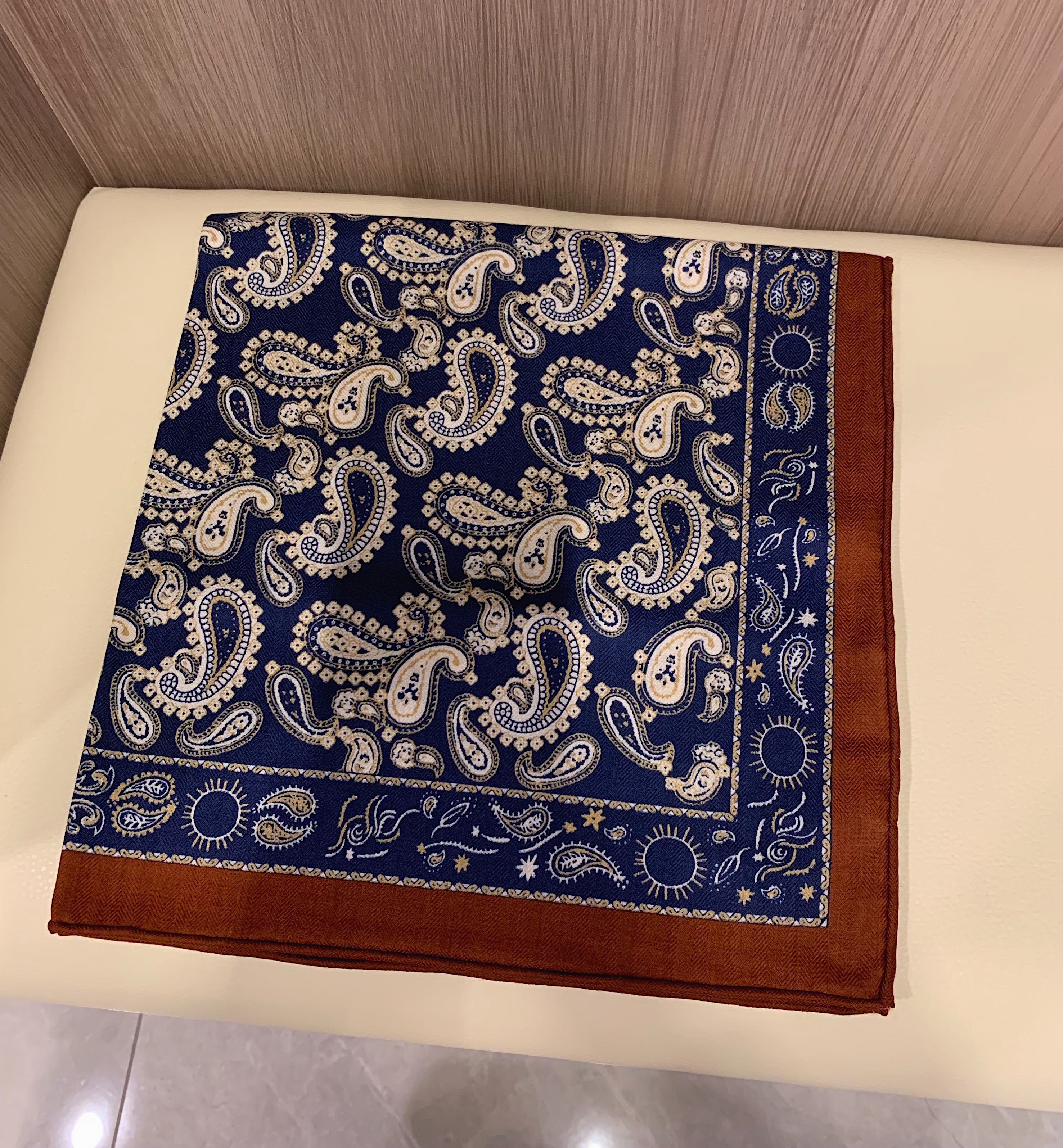 阿美咔叽丝毛方巾 高品质桑蚕丝澳洲进口绵羊毛百搭蓝咖色系围巾