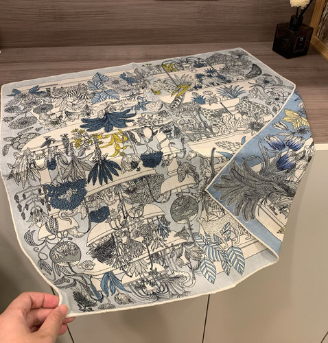 珍奇乐园丝毛 两面双用蓝白色真丝羊毛围巾65×65