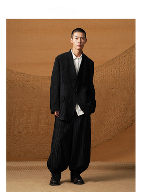 【MORIN KHUUR 设计师品牌】秋冬黑色不对称拼接褶皱宽松西装外套