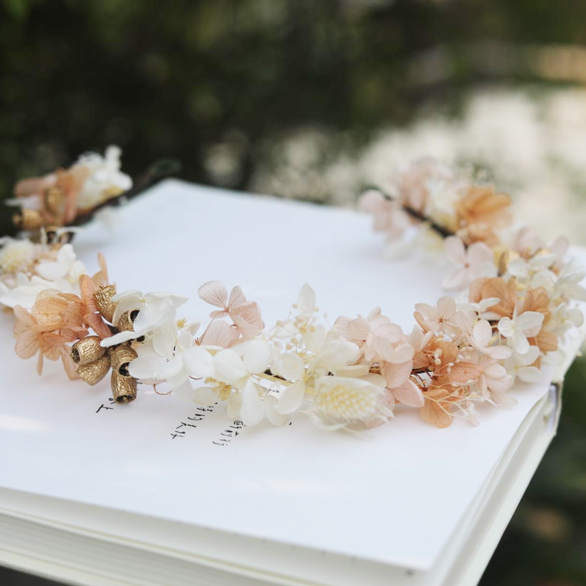 奶茶色，进口永生花秋冬森系北欧圣诞节花环拍照写真婚礼新娘发饰