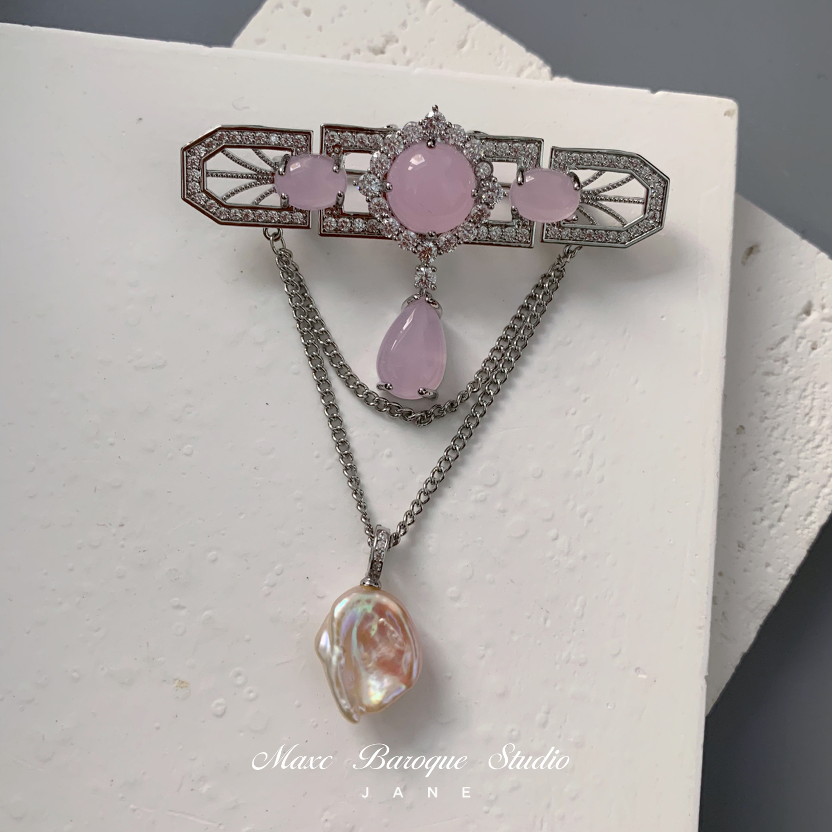 多种戴法巴洛克异形花瓣珍珠吊坠胸针厚镀金微镶锆石宫廷风别针女