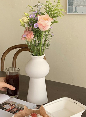 ins北欧轻奢白色陶瓷花瓶干花插花器客厅样板房玄关桌面装饰摆件