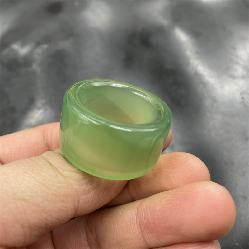华夏美玉 天然冰种浅绿色玉髓玛瑙扳指 男款玉指环 戒圈