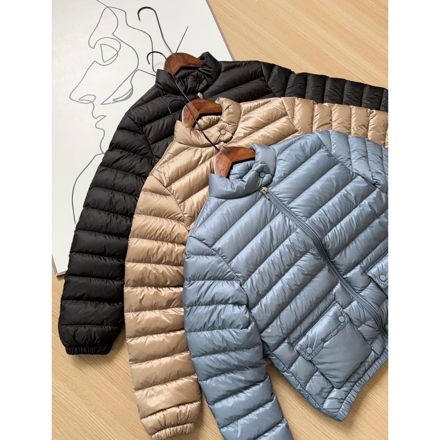 M同款~ 90白鹅绒  合身版型排骨立领轻薄短款夹克式羽绒服外套女