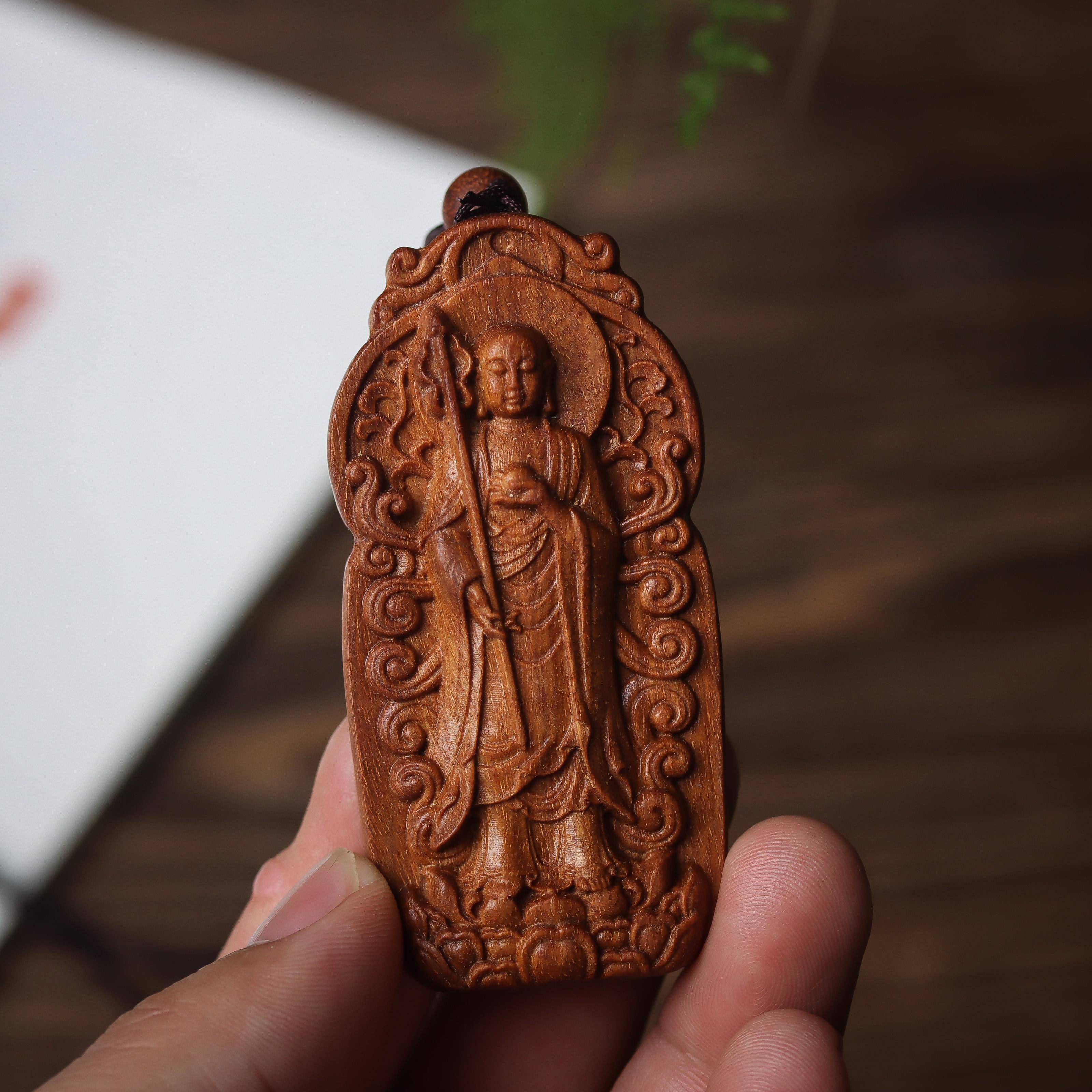 沉香木地藏王菩萨吊坠项链汽车挂件木雕手把件平安无事佛牌脖挂坠