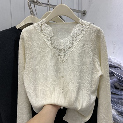 欧货2025秋冬款蚕丝羊毛衫v领蕾丝花边打底衫珍珠开叉毛衣内搭女