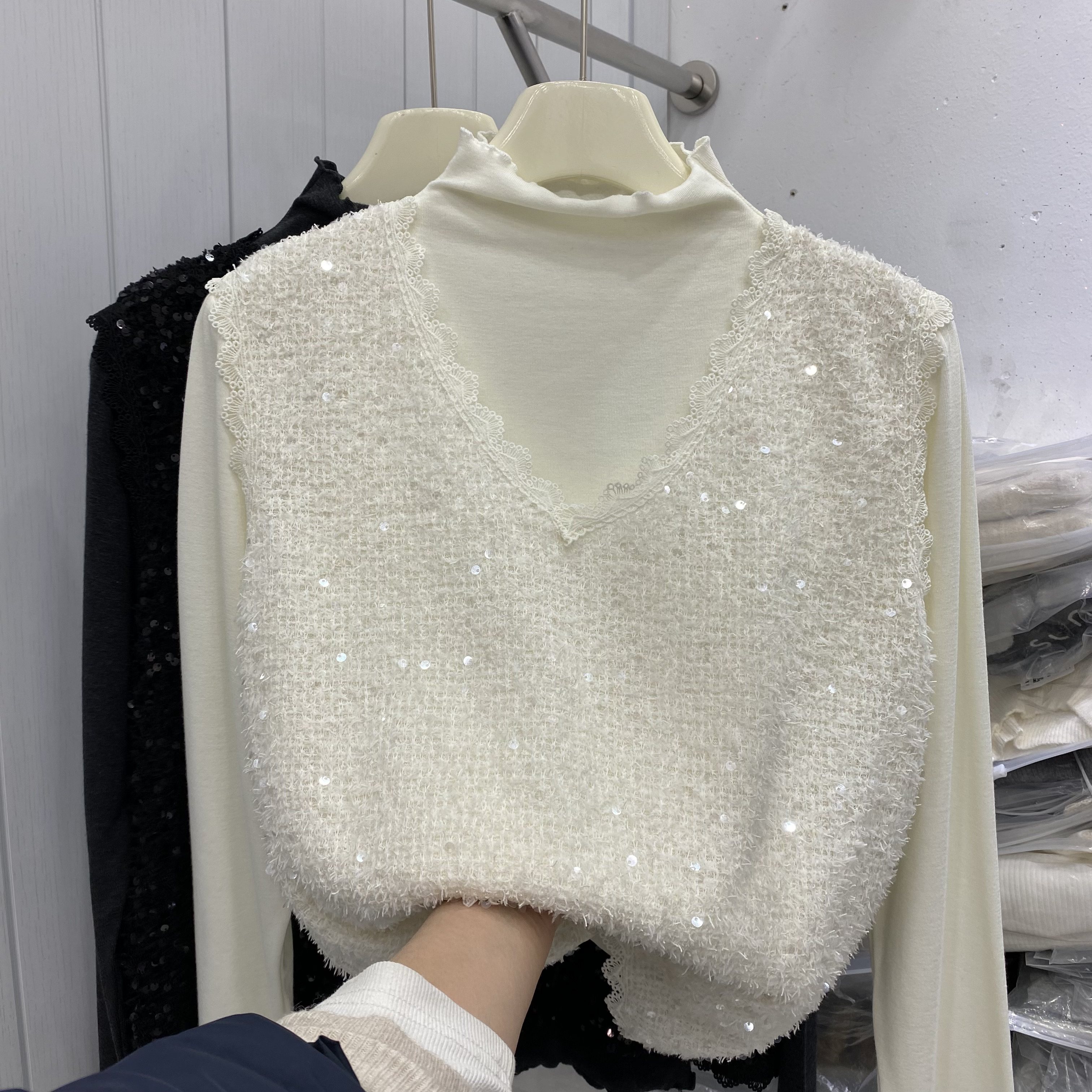 两件套蕾丝马甲女秋冬新款气质减龄T恤打底衫无袖V领背心上衣套装