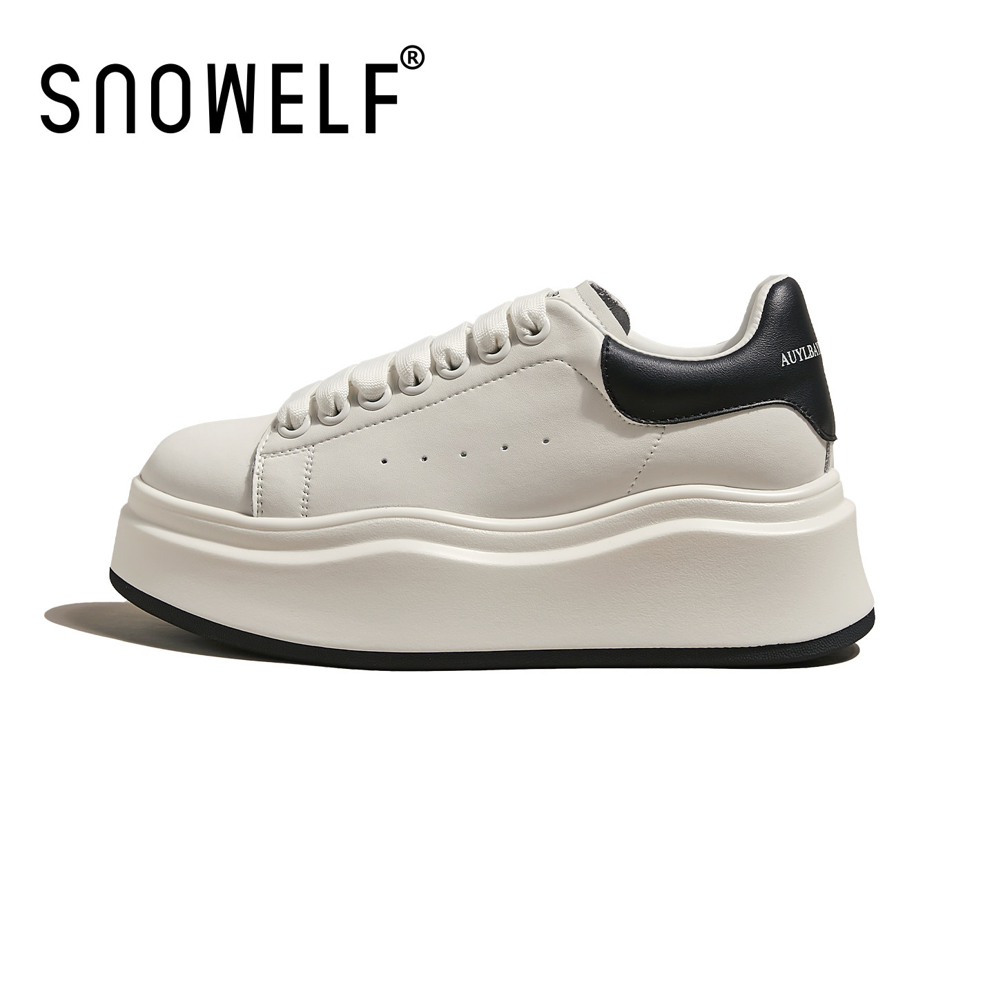 厚底小白鞋女款2026新款鞋子女鞋百搭学生白色巨好看增高韩系板鞋