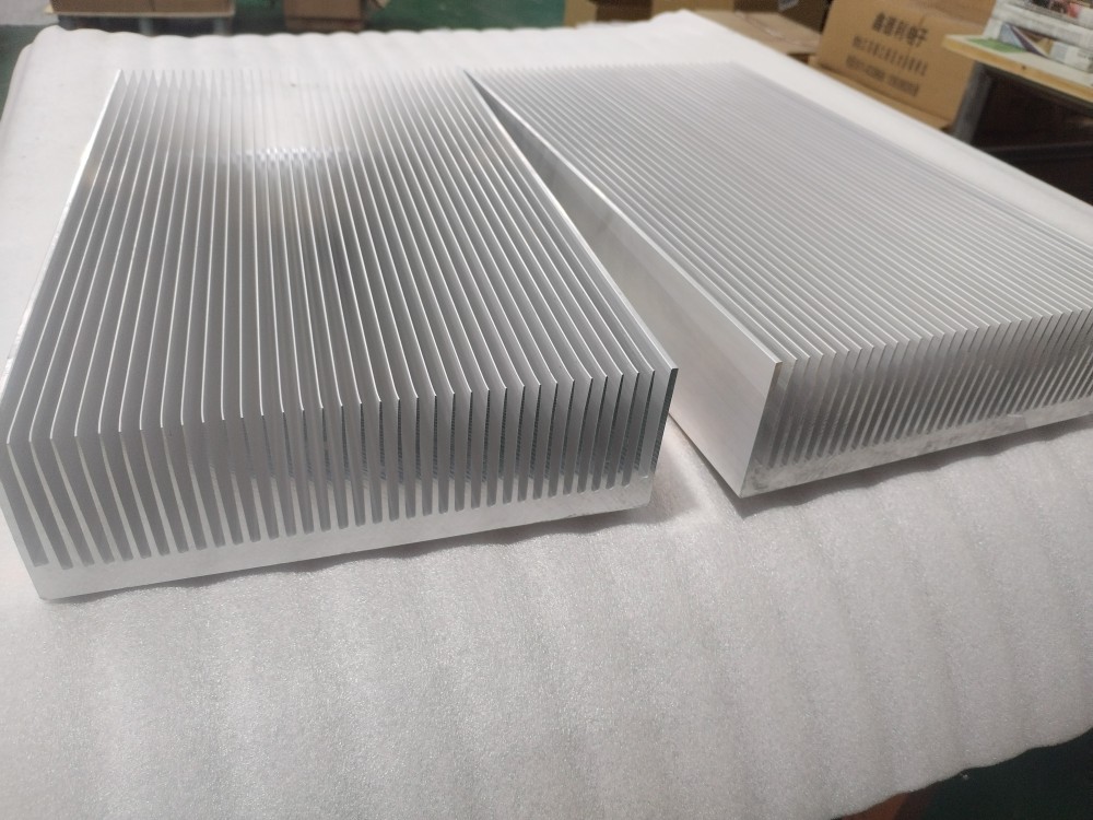 高密齿散热器铝型材散热片宽230高70