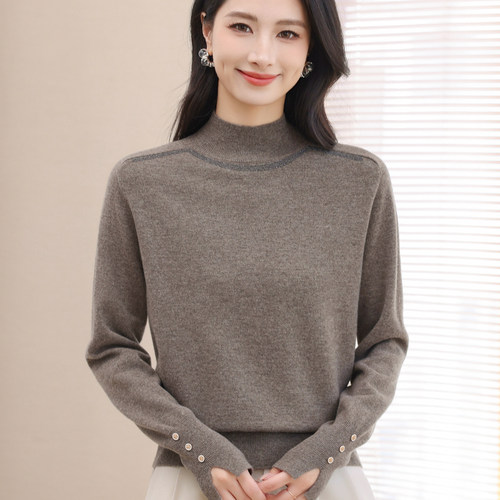 极简风半高领羊毛针织衫女