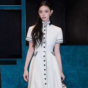 深圳南油高端女装明星同款黑白撞色小蜜蜂刺绣立领收腰显瘦连衣裙