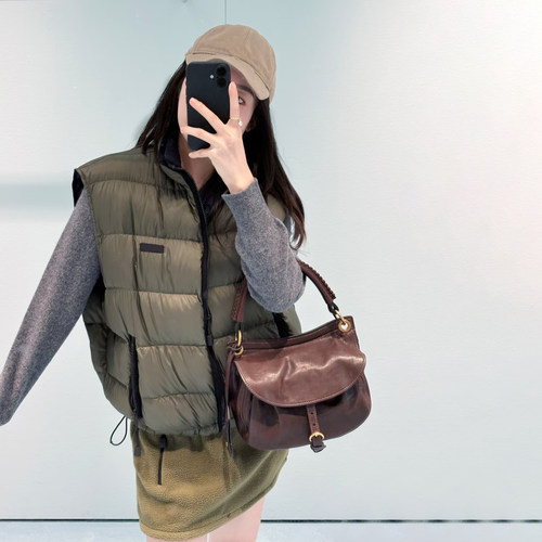 军绿色白鹅绒保暖立领羽绒马甲女