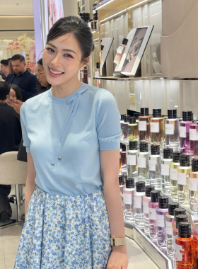 深圳南油高端女装 蓝色领口蝴蝶结飘带圆领短袖针织衫薄款上衣女