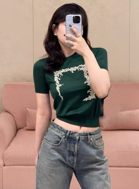 深圳南油高端女装 复古绿色花奔字母刺绣 套头薄款短袖针织衫上衣