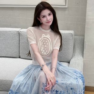 南油高端女装明星同款蕾丝蝴蝶结字母刺绣镂空透视坑条短袖针织衫