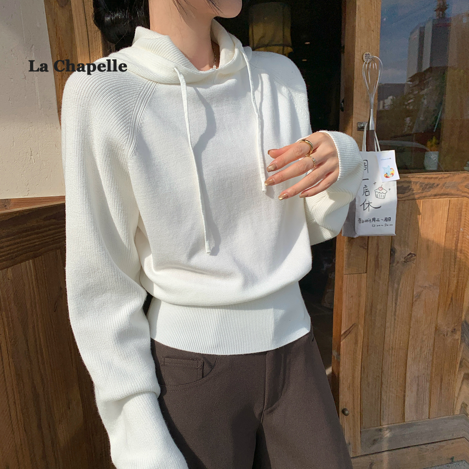 拉夏贝尔短款内搭打底连帽毛衣女