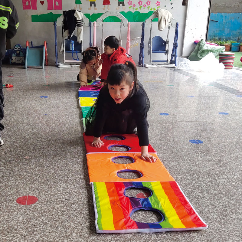 幼儿园双孔垫体智能道具