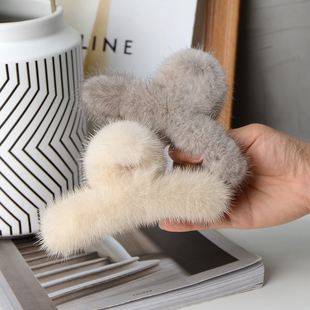 水貂毛发抓韩国可爱毛绒发夹气质网红毛毛抓夹后脑勺夹子鲨鱼夹女