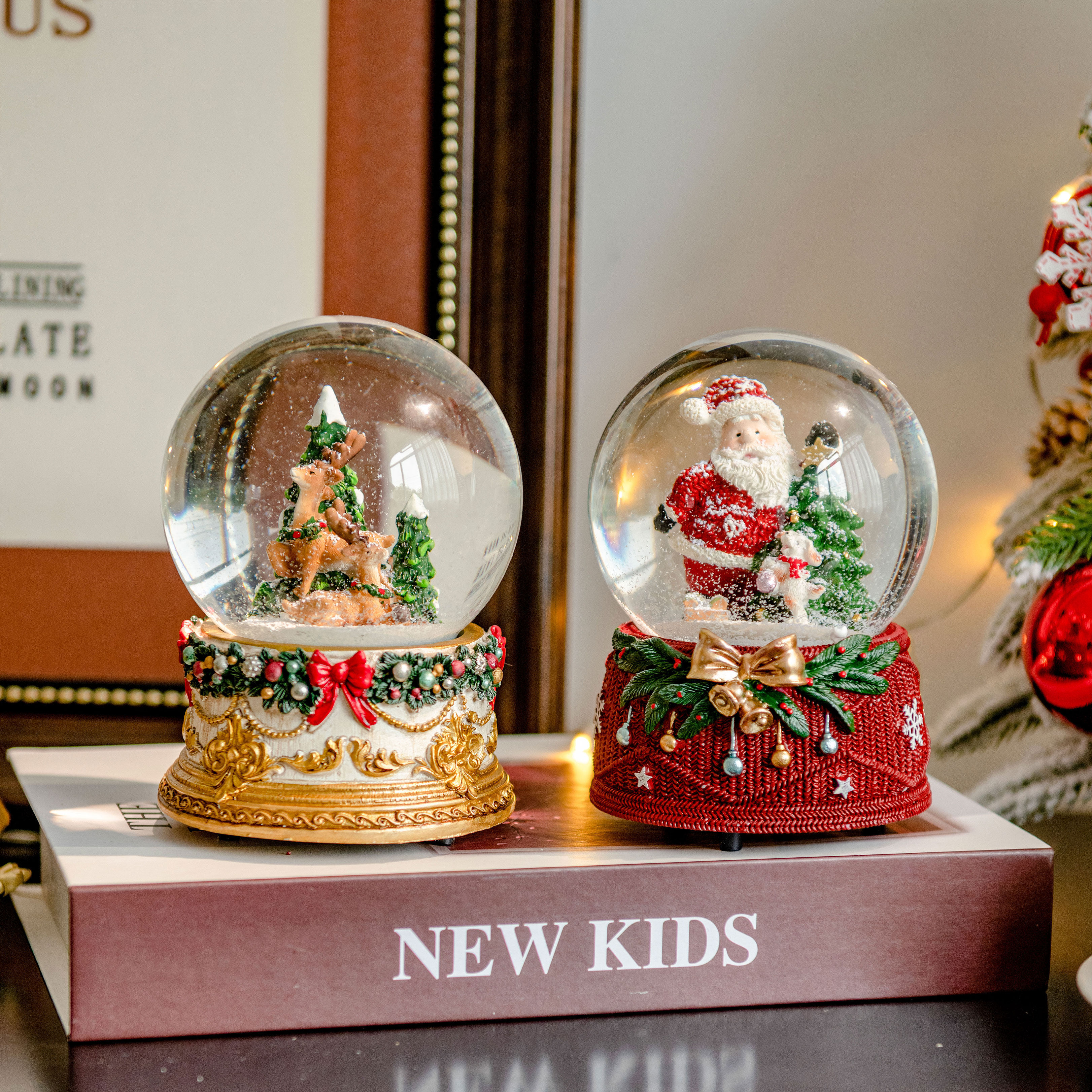 出口欧美 雪景老人松树水晶球发条八音盒圣诞节氛围感礼物摆件